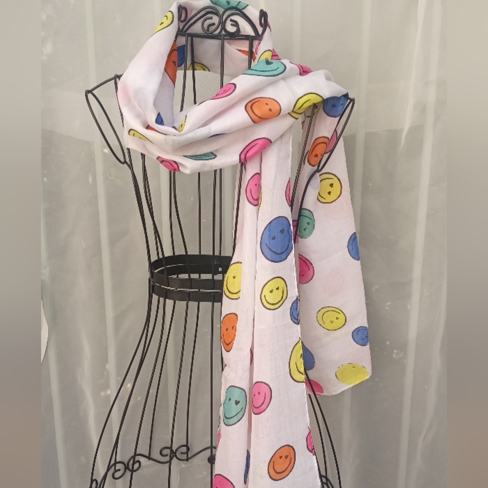 3/$15 Women's Love Smile Smiley Emoji Faces w Heart Eyes Scarf  70" x 17"   New